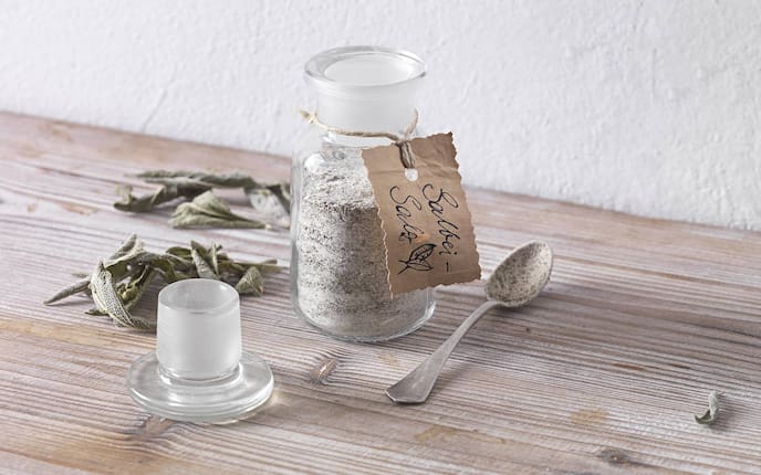 Salbeisalz, Gewürzsalz, Kräutersalz, Rezept, Servus