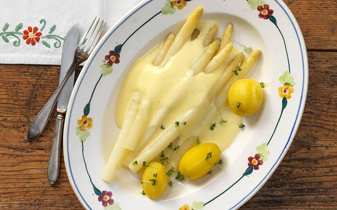 Spargel, Sauce hollandaise, Kartoffeln, Petersilie