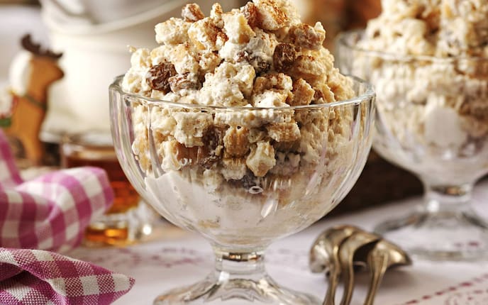 Schneemilch, Nachspeise, Milch, Rosinen, Walnüsse, Weißbrot, Servus Rezept