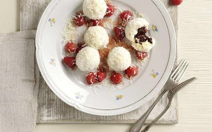 Schokoknödel mit Kokos (Bild: Eisenhut & Mayer)