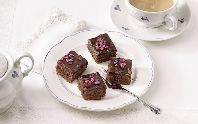 Schokowürferl mit Marillencreme (Bild: Eisenhut & Mayer)