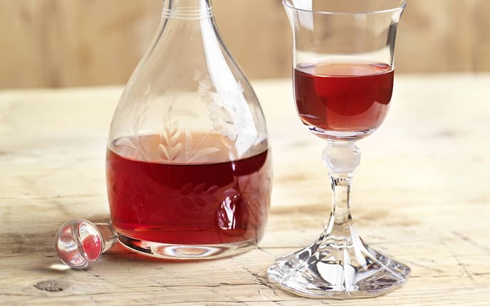 Schwarzbeerlikör (Bild: Eisenhut & Mayer)