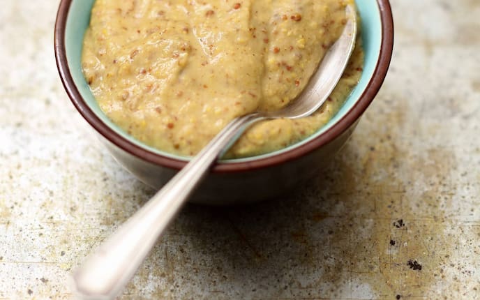 Kräftige Senfsauce (Bild: Mauritius Images)