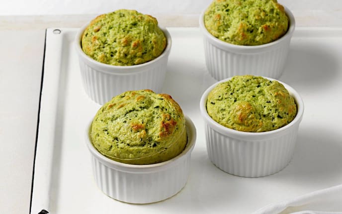 Spinatsoufflés in den kleinen Förmchen fertig gebacken