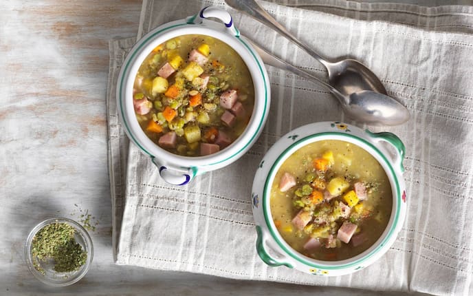 Erbsensuppe, Selchfleisch, Karotten, Erdäpfel