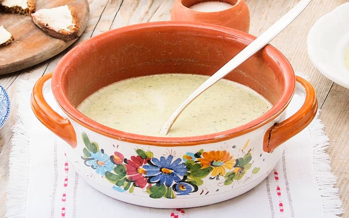 Brot, Brett, Topf, Kelle, Suppe, Salz, Blumenmuster