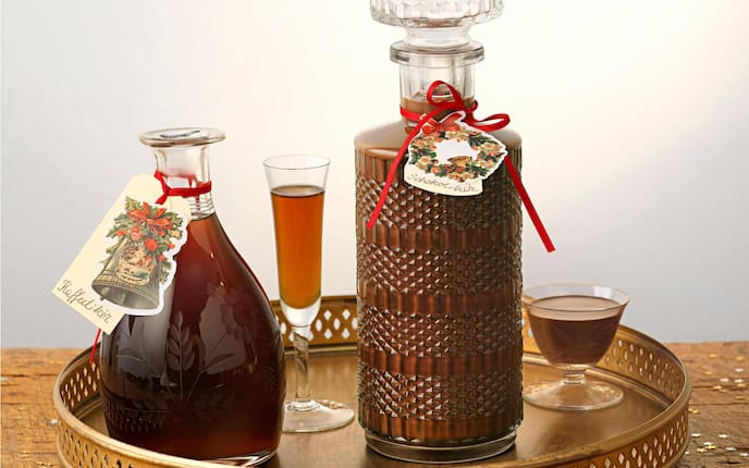 Schokoladenlikör, Kaffeelikör, Stamperl, Tablett, Weihnachten, Servus Rezept, selber machen