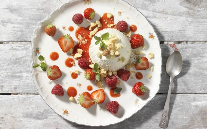 Ungebackener Frischkäsekuchen (Bild: Eisenhut & Mayer)