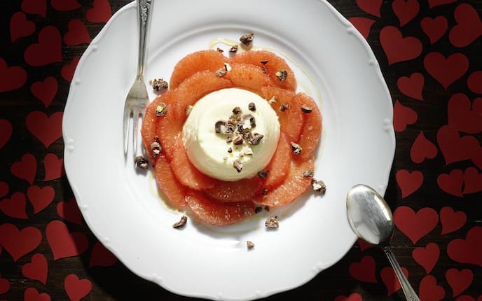 Schokomousse mit Grapefruit (Bild: Eisenhut & Mayer)