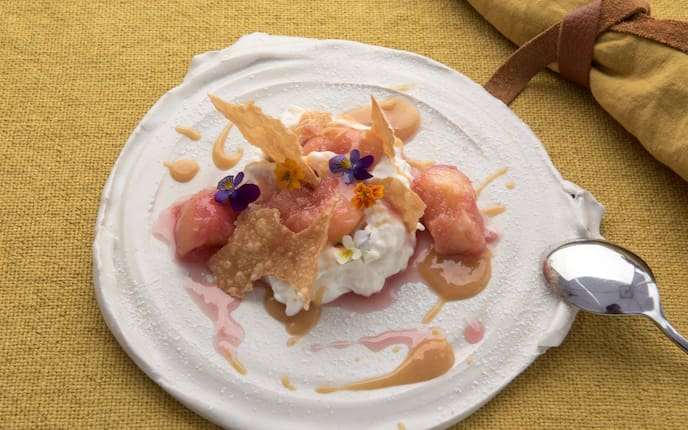 Milchreis, Weingartenpfirsiche, Strudelteig, Veilchen, Nachspeise, Servus Rezept