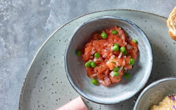 Lachsforellentatar, Erbsen, Vorspeise, Servus Rezept