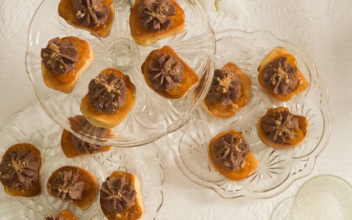 Kumquats, Hendllebermousse, Brioche, Glasteller, Lebkuchen