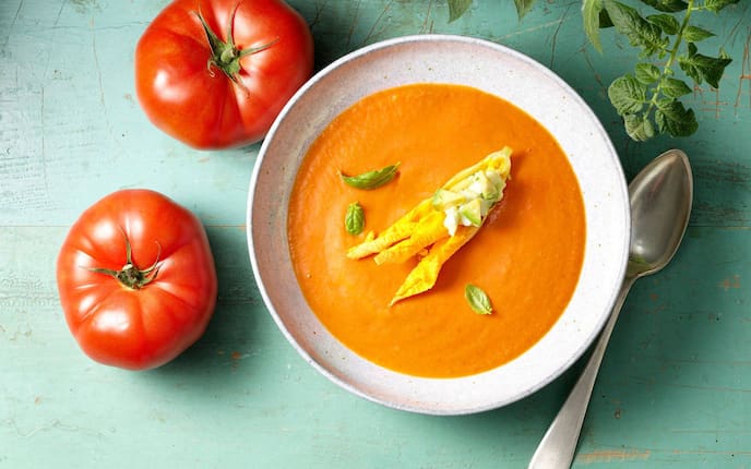 Tomatensuppe, Paradeisersuppe, gefüllte Zucchiniblüte, Tomaten, Paradeiser, Suppe, Vorspeise, Servus Rezept
