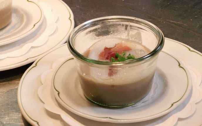 Cremesuppe, geschäumte Cremesuppe, Schinken, Maroni-Linsensuppe, Vorspeise, Suppe, Servus TV, Rezept