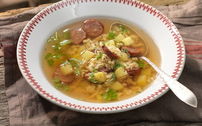 Riebeli, Suppe, Wurst, Kartoffeln, Löffel, Petersilie, Suppenteller