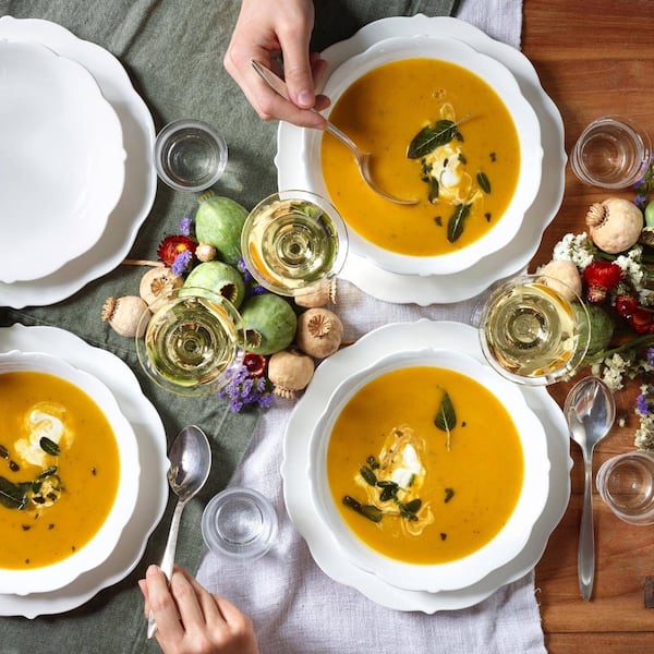 Kürbiscremesuppe, Sauerrahm, frittierter Salbei, Suppe, Vorspeise, Servus Rezept