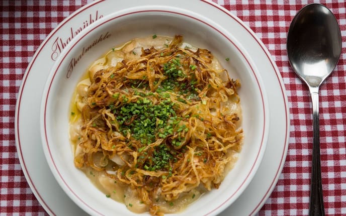 Brezensuppe, Zwiebeln, Schnittlauch, Eintopf, Löffel