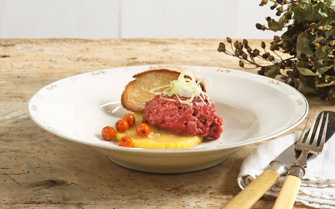 Tatar, Vogelbeeren, Apfel, Zwiebel, Brot, Vorspeise, Wildgericht, Hrisch, Servus Rezept