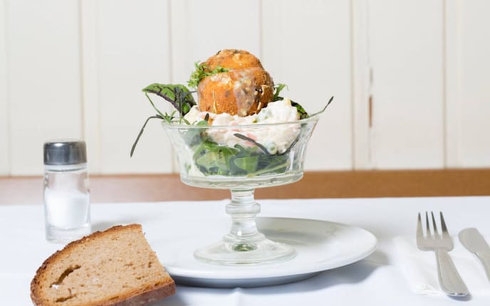 gebackenes Ei, Mayonnaiseei, Gemüsemayonnaise, Salat, Brot, Vorspeise, Servus Rezep