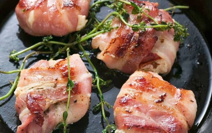 Ziegenkäse, Speck, Öl, Pfanne