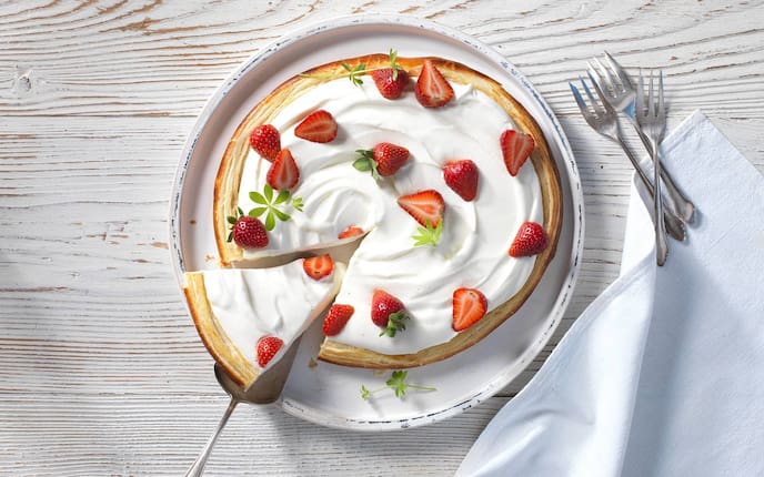 Waldmeister-Tarte, Tarte, Blätterteig, Creme, Erdbeeren, Nachspeise, Servus Rezept