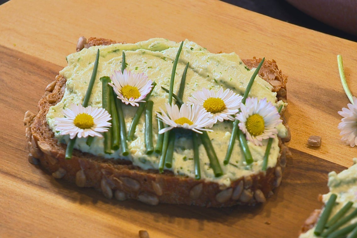 Selbstgemachter Frischkäse mit Kräutern