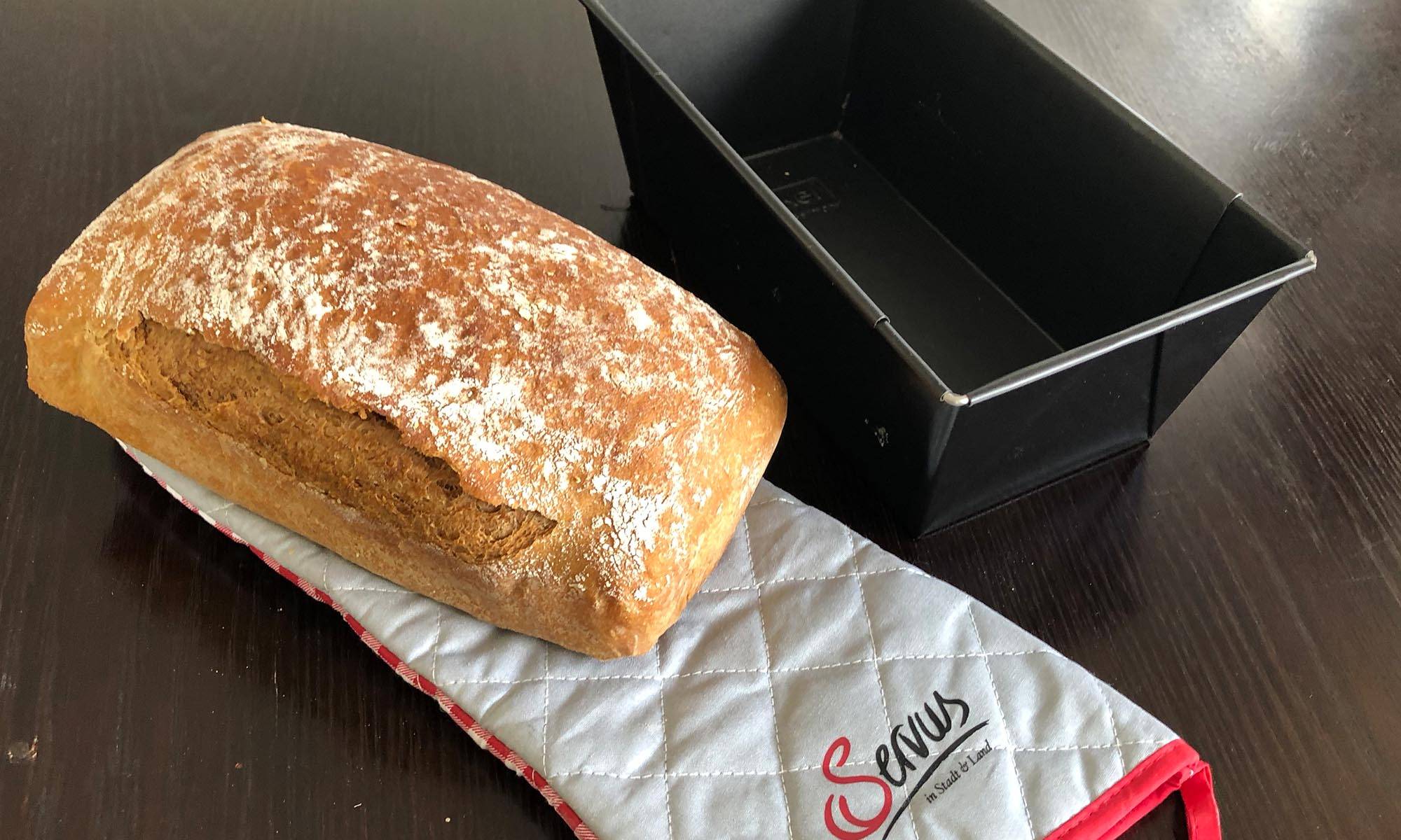 Roggenbrot für die Kastenform - 2:20 h - Rezept - Servus