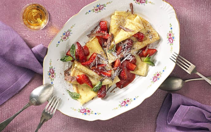 Palatschinken mit heißen Erdbeeren, Nachspeise