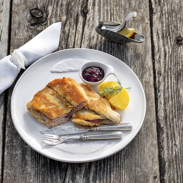 Goldhauben-Frauen Rezepte, St. Wolfgang, Cordon bleu vom Wolfgangsee-Saibling, Elfriede Höplinger