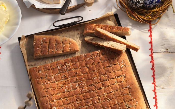 Blech, Backpapier, Brot, Butter, Teller, Osterei