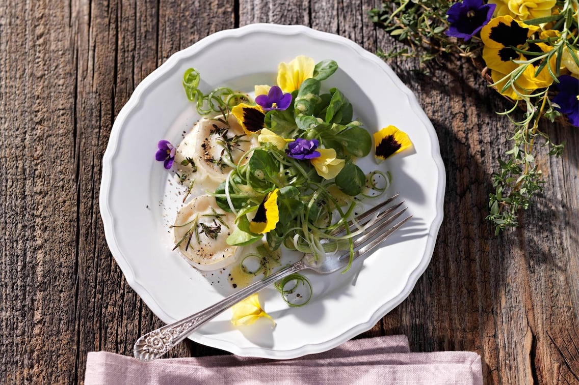 Vogerlsalat, Blumen, Veilchen, Salat, Servus-Rezept
