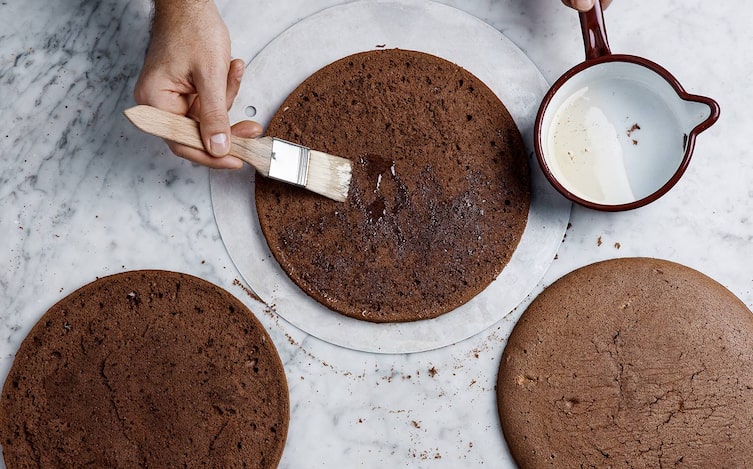 Schwarzwälder Kirschtorte, Zuckersirup, Biskuitteig, Zuckerwasser