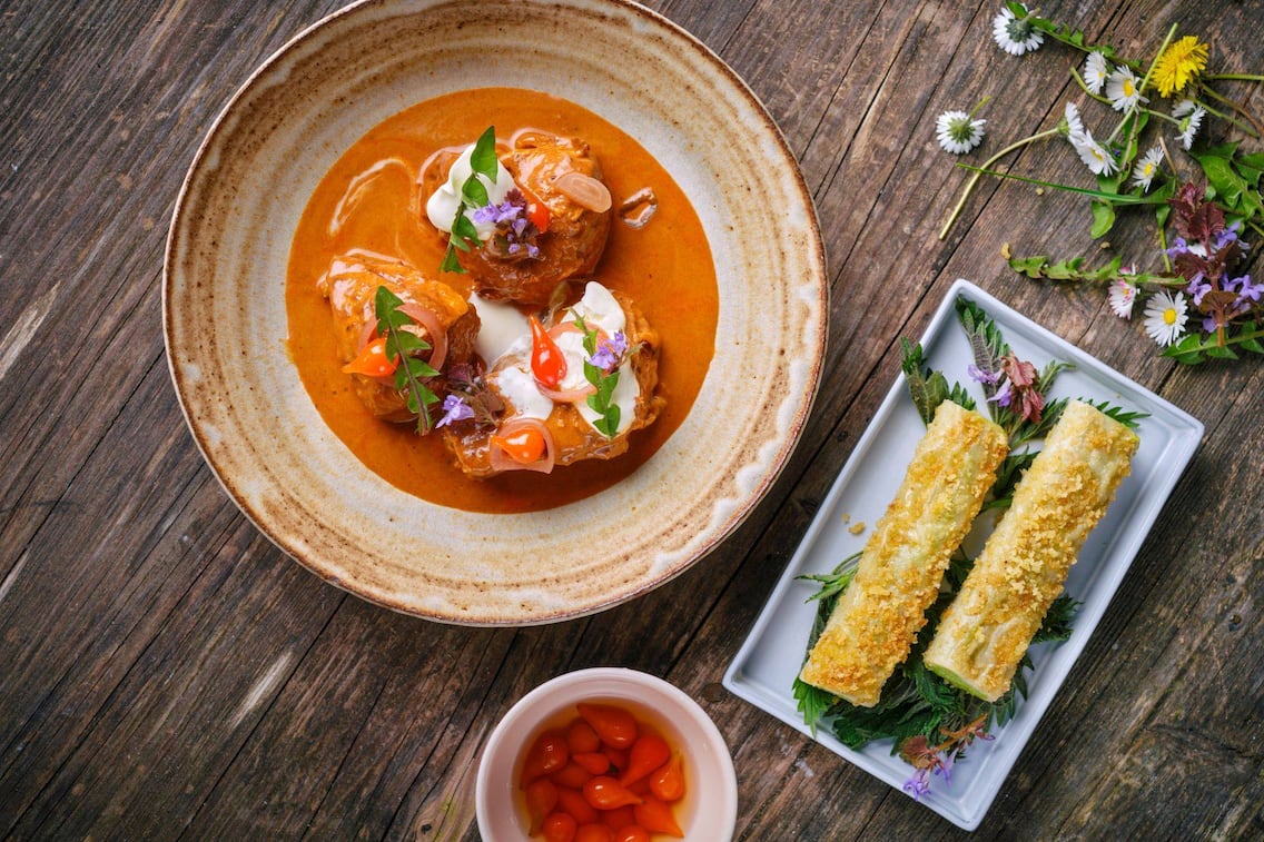 Kalbsrahmgulasch mit Kräutergrießstrudel