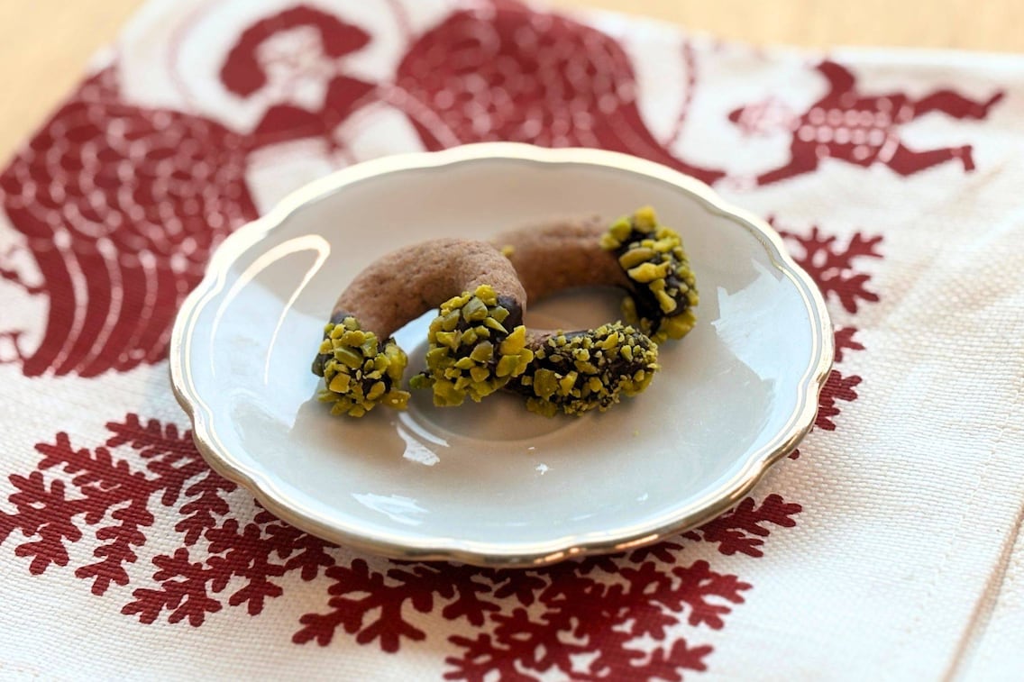 Klosterkipferl von Paula Bründl auf einer weiß-roten-Serviette