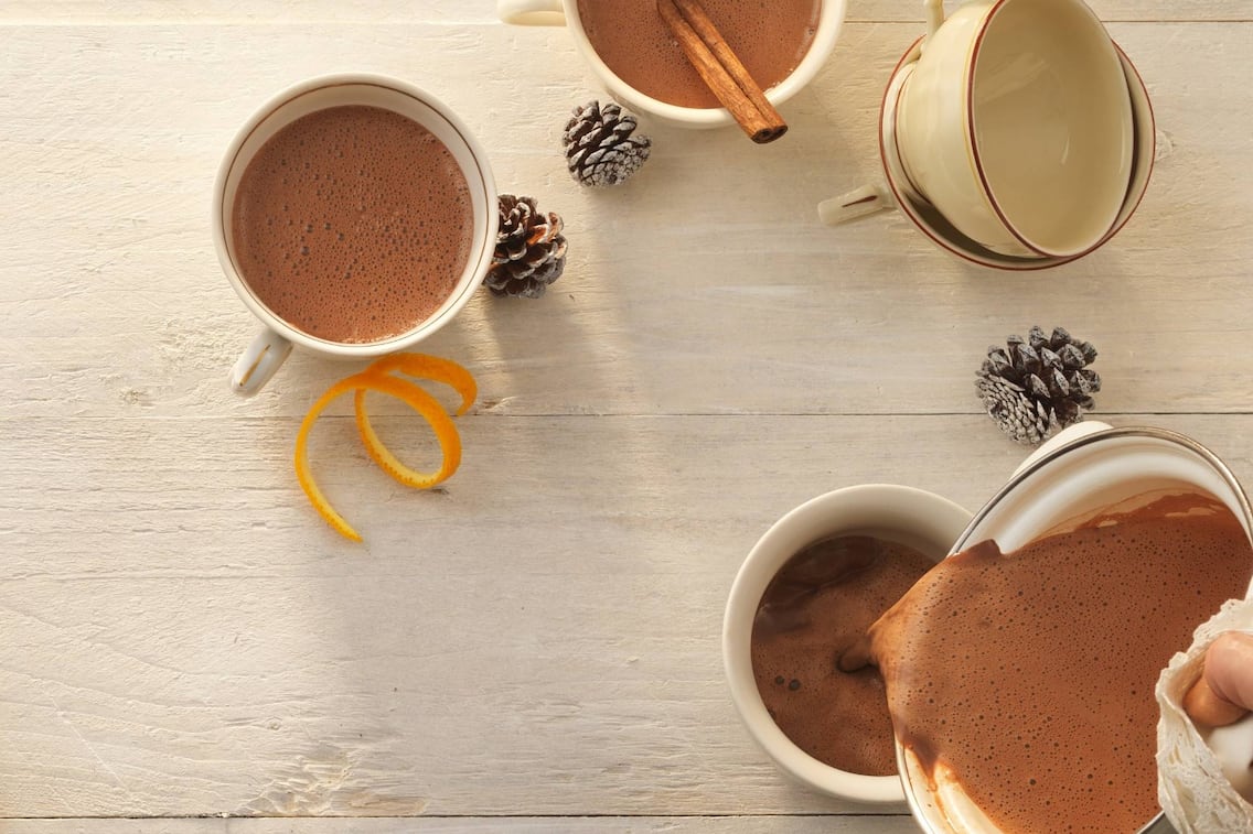Heisse Schokolade, Orangenschalen, Zimtstange, Kakao, Servus Rezept