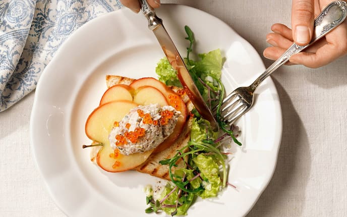 Räucherfischtatar mit Toast und Apfel, Räucherfisch, Tatar, Toast, Apfel, Salat, Vorspeise, Fisch, Servus Rezept